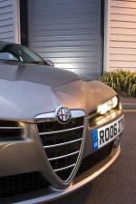 Alfa Romeo 159 Sportwagon 2.2 JTS 2006 года (UK)